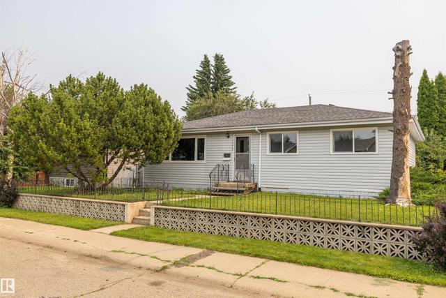 13207 77 Street NW  Edmonton, AB T5C 1C8