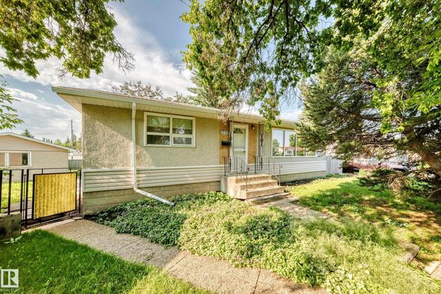 15703 84 Avenue NW  Edmonton, AB T5R 3Y2