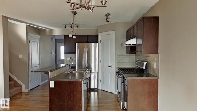 7665 Schmid Crescent Northwest  Edmonton, AB T6R 0K7