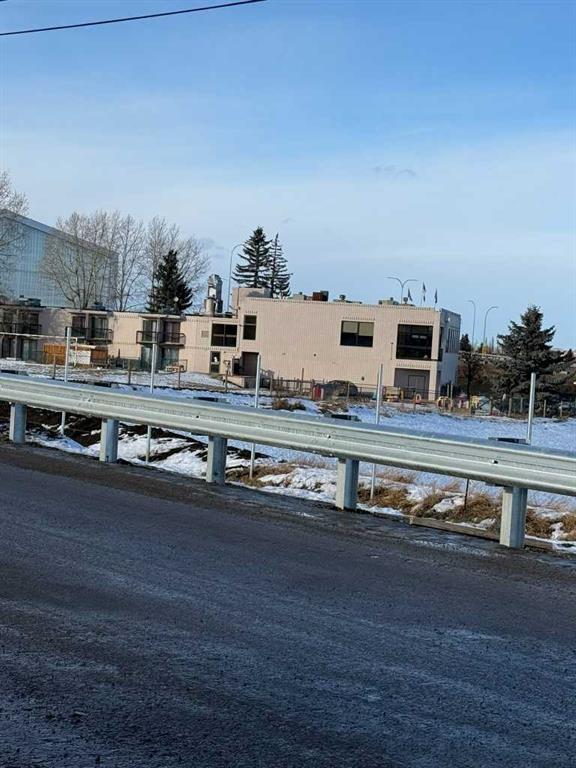 10623 West Valley Road  Calgary, AB T3B 5T2