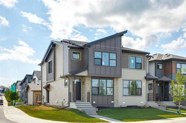 49 Silverton Glen Way SW Calgary, AB T2X 5B9