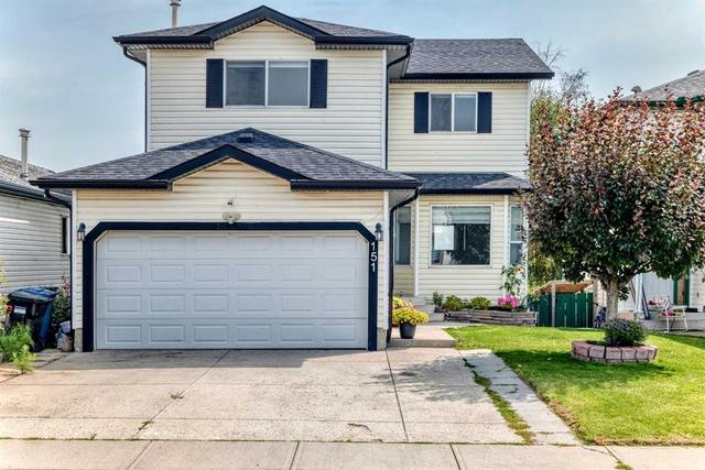 151 Applestone Park SE Calgary, AB T2A 7W2