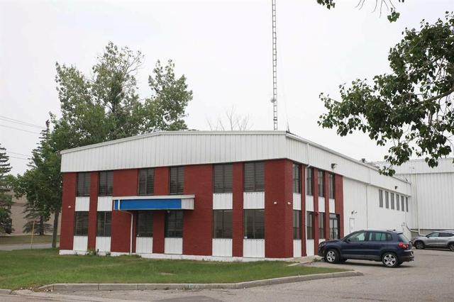 7730 46 Street SE Calgary, AB T2C 2Y5