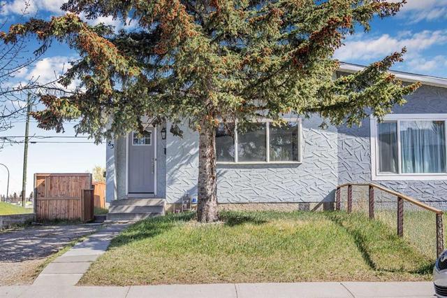 183 Penbrooke Close SE Calgary, AB T2A 3N9