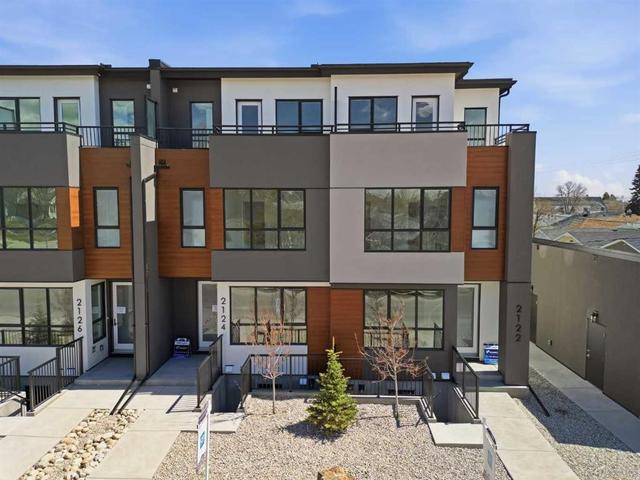 2124 7 Street NW Calgary, AB T2M 1K3