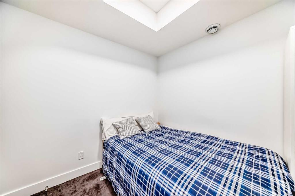 4697 Seton Drive Se, Calgary, AB - Indoor Photo Showing Bedroom