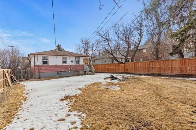 1403 43 Street SW Calgary, AB T3E 0Y4