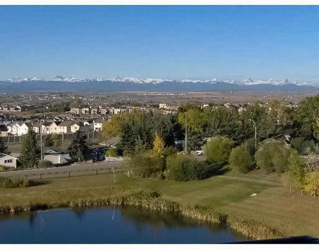 144 ROCKY VISTA Terrace NW Calgary, AB T3G 5G7
