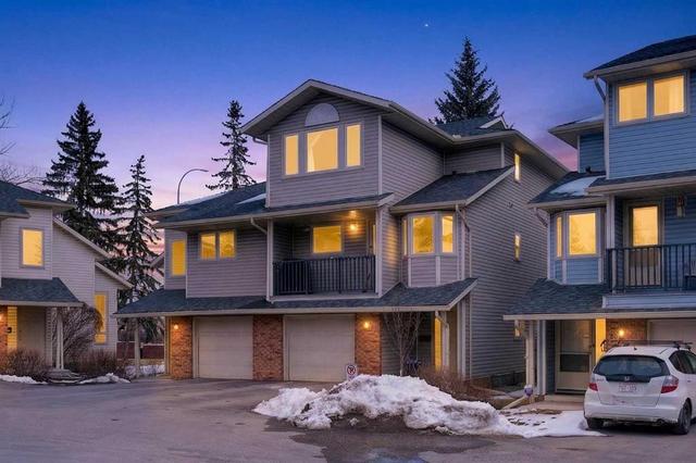53 Millrise Lane SW Calgary, AB T2Y 2C4