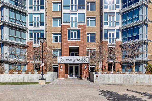 310-16 Varsity Estates Circle NW Calgary, AB T3A 2C5