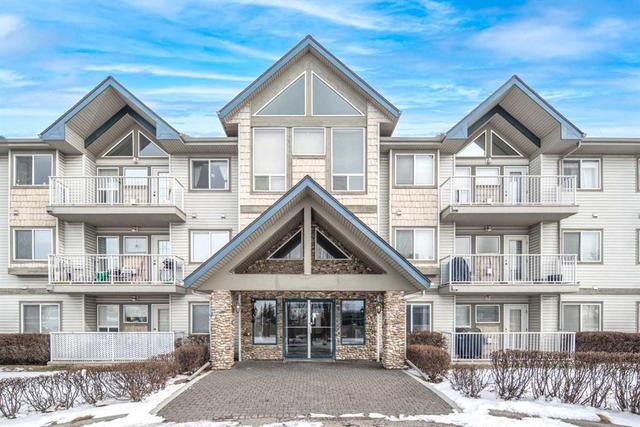 313-7 Harvest Gold Manor NE Calgary, AB T3K 4Y3