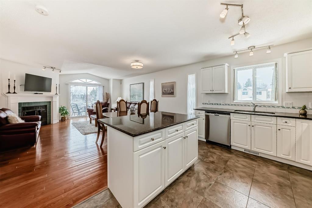 157 Hawkstone Manor Nw, Calgary, AB - Indoor
