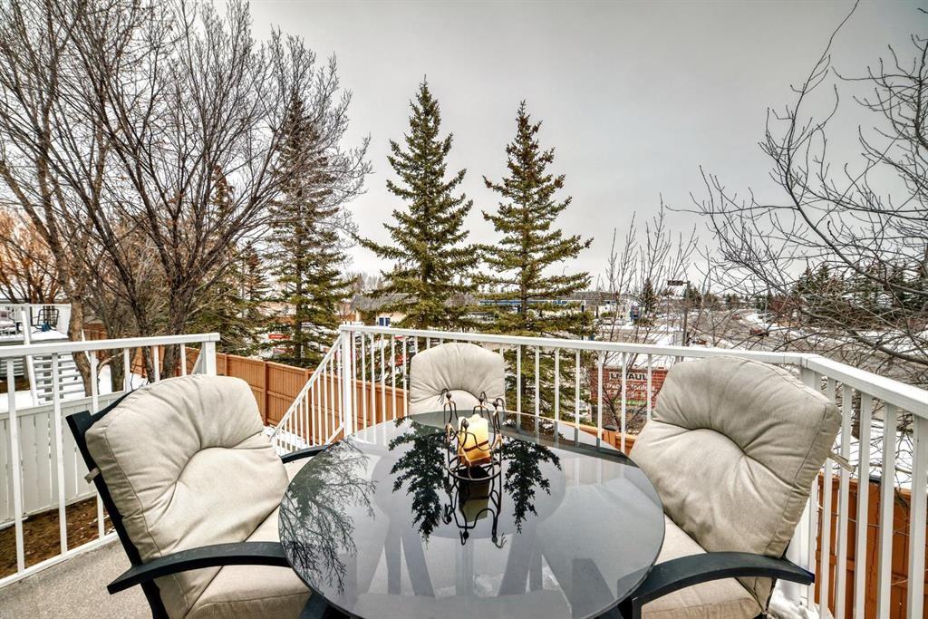 157 Hawkstone Manor Nw, Calgary, AB - Indoor Photo Showing Bathroom