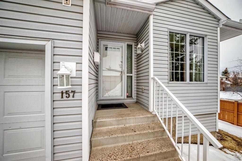 157 Hawkstone Manor Nw, Calgary, AB - Indoor Photo Showing Other Room