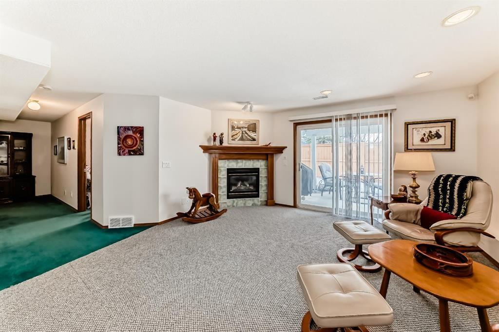 157 Hawkstone Manor Nw, Calgary, AB - Indoor Photo Showing Other Room