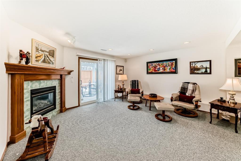 157 Hawkstone Manor Nw, Calgary, AB - Indoor Photo Showing Other Room