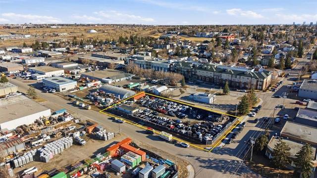 319 36 Avenue NE Calgary, AB T2E 2L6