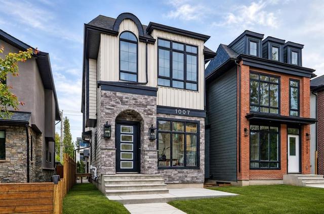 1007 18 Avenue NW Calgary, AB T2M 0S9