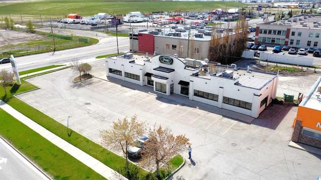 460 Erin Woods Drive SE Calgary, AB T2G 3A5