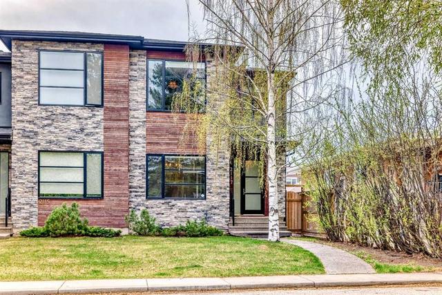 2117 51 Avenue SW Calgary, AB T3E 1J8