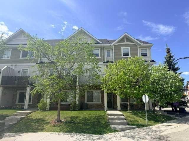 78 New Brighton Landing SE Calgary, AB T2Z 1C1