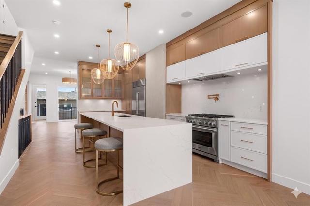 5104 21 Avenue NW Calgary, AB T3B 0X4