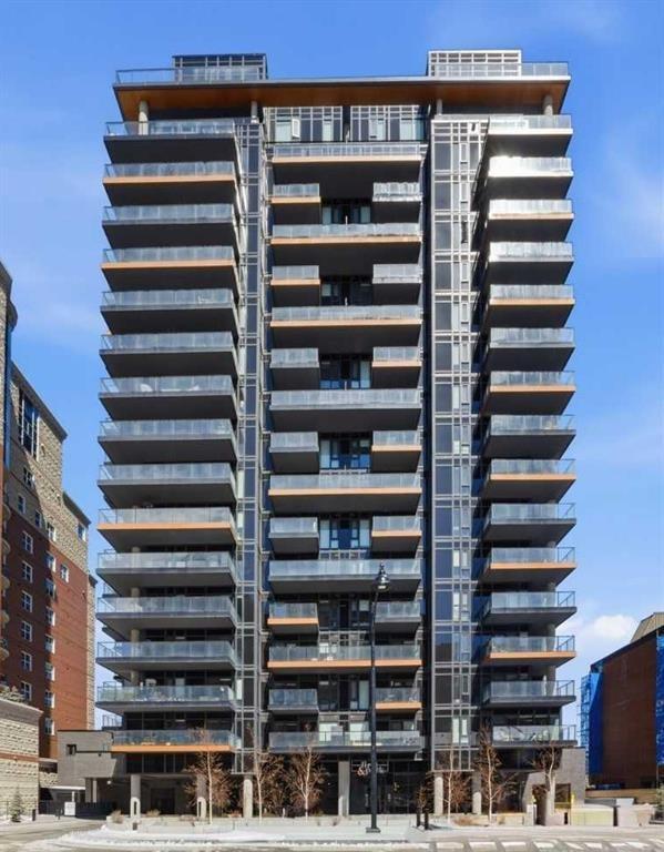 Package #1-730 2 Avenue SW Calgary, AB T2P 1R8
