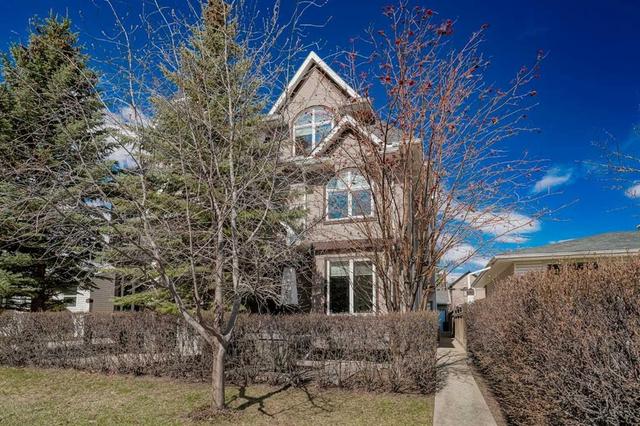 1-523 34 Street NW Calgary, AB T2N 2X8
