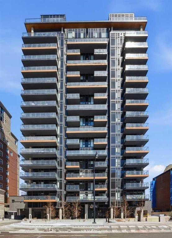 Package #2-730 2 Avenue SW Calgary, AB T2P 1R8