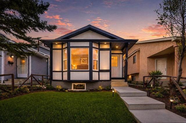51 Taraglen Road NE Calgary, AB T3J 2N8