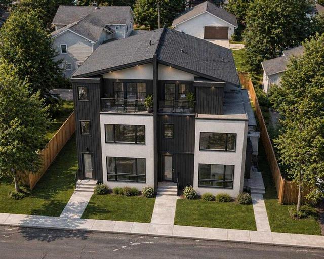 2624 1 Avenue NW Calgary, AB T2N 0C4