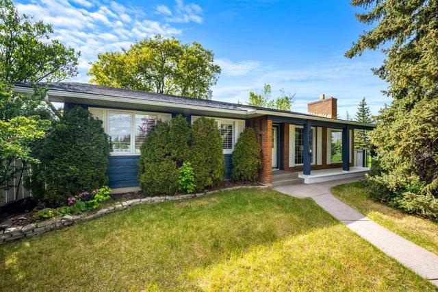 235 Lake Rosen Crescent SE Calgary, AB T2J 3L9