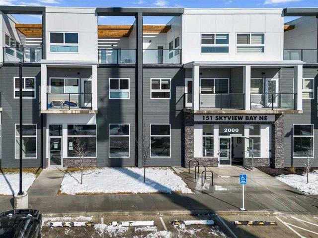 2140-151 Sky View Bay NE Calgary, AB T3N 1N6