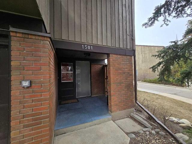 1501-9803 24 Street SW Calgary, AB T2V 1S5