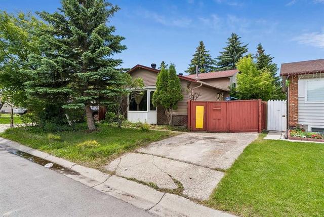 189 Whitaker Close NE Calgary, AB T1Y 5K2