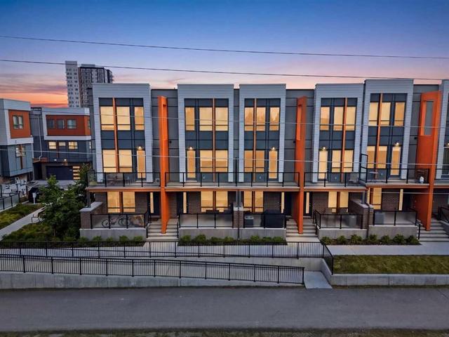 4065 32 Avenue NW Calgary, AB T3B 6G6