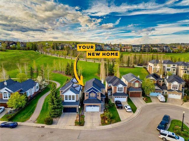 30 Discovery Ridge Gardens SW Calgary, AB T3H 5L6