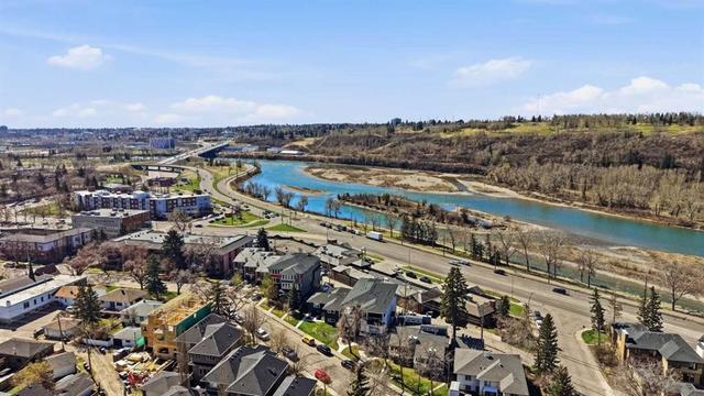 2-2635 1 Avenue NW Calgary, AB T2N 0C4