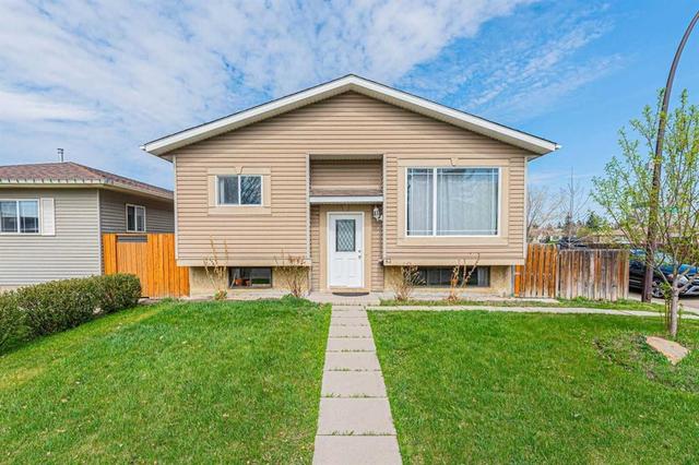 43 Abbercove Road SE Calgary, AB T2A 6Z1