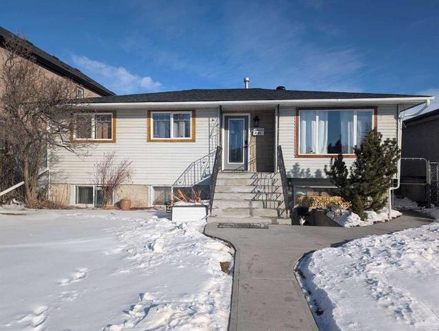 1106 39 Street SE Calgary, AB T2A 1E4