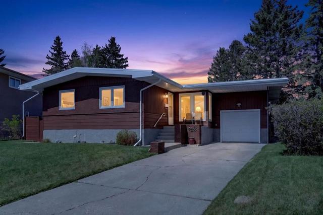 26 Cardiff Place NW Calgary, AB T2K 1S3