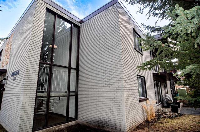 1639 Acton Avenue SW Calgary, AB T2T 2R1