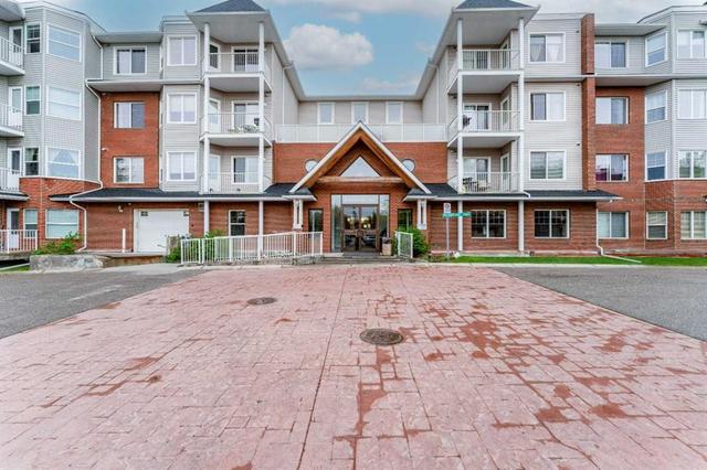 206-8 Prestwick Pond Terrace SE Calgary, AB T2Z 4P3
