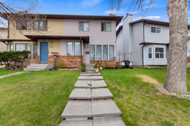 35 Templemont Drive NE Calgary, AB T1Y 4Z5