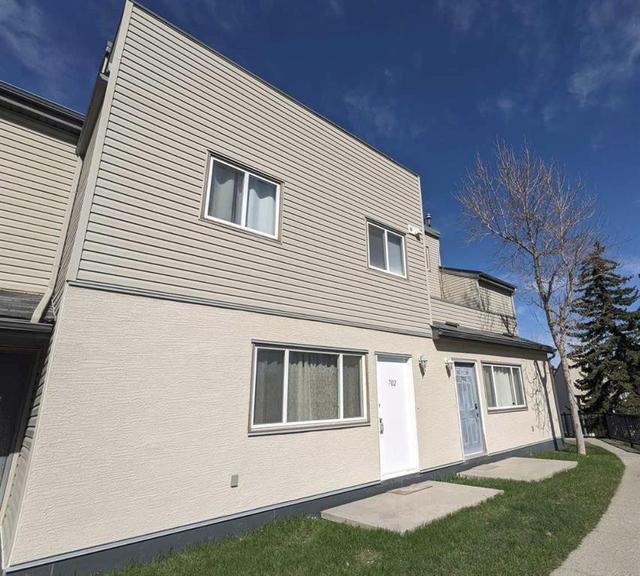 702-1540 29 Street NW Calgary, AB T2N 4M1
