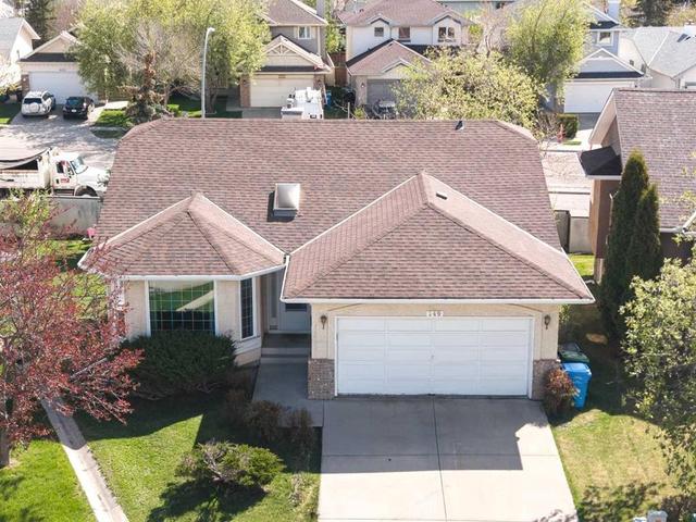 149 Sceptre Court NW Calgary, AB T3L 1X9