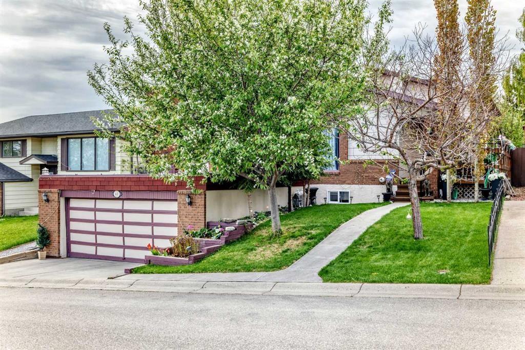 43 Beaconsfield Way Nw, Calgary, AB - Outdoor