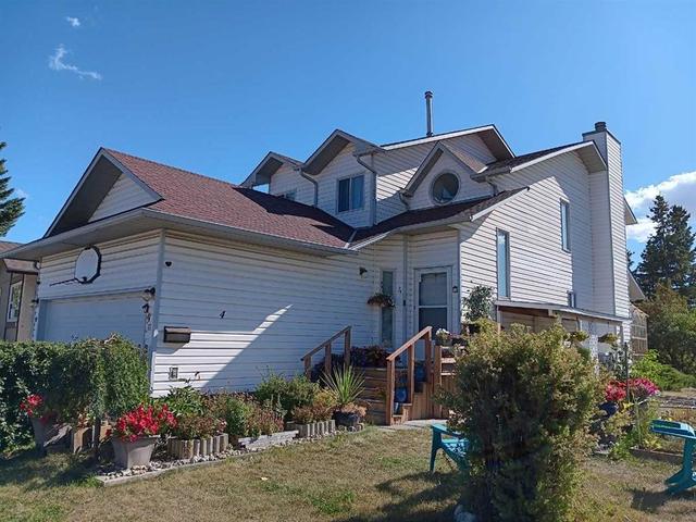 4 Fallingworth Bay NE Calgary, AB T3J 1G3