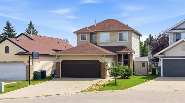 46 Somerside Place SW Calgary, AB T2Y 3V3