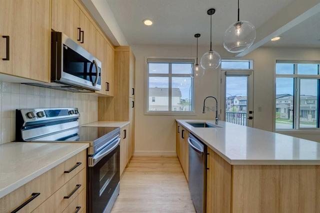 14832 1 Street NW Calgary, AB T3P 1E1